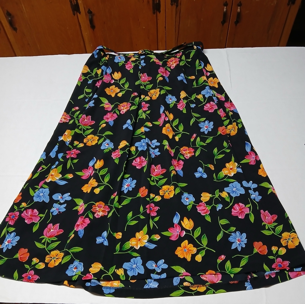 F.T. Studio Vintage Floral Pleated Maxi Skirt w/ Belt Size 10 Black & Multicolor